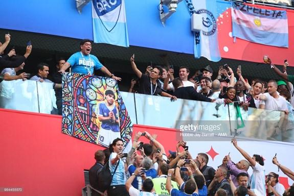 Carles Puyol bật cao đánh đầu ghi bàn quyết định vào lưới Đức tại bán kết World Cup 2010.