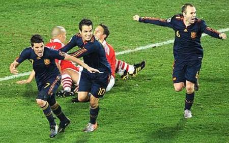 David Villa, tiền đạo chủ lực, ăn mừng bàn thắng quan trọng cho Tây Ban Nha tại một kỳ World Cup.