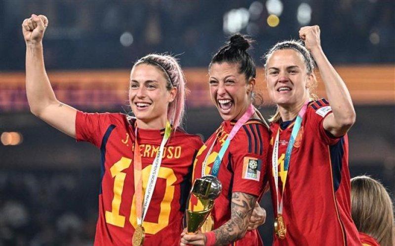Khoảnh khắc lịch sử đội tuyển nữ Tây Ban Nha nâng cúp vô địch FIFA Womens World Cup 2023 đầy tự hào sau chiến thắng chung cuộc