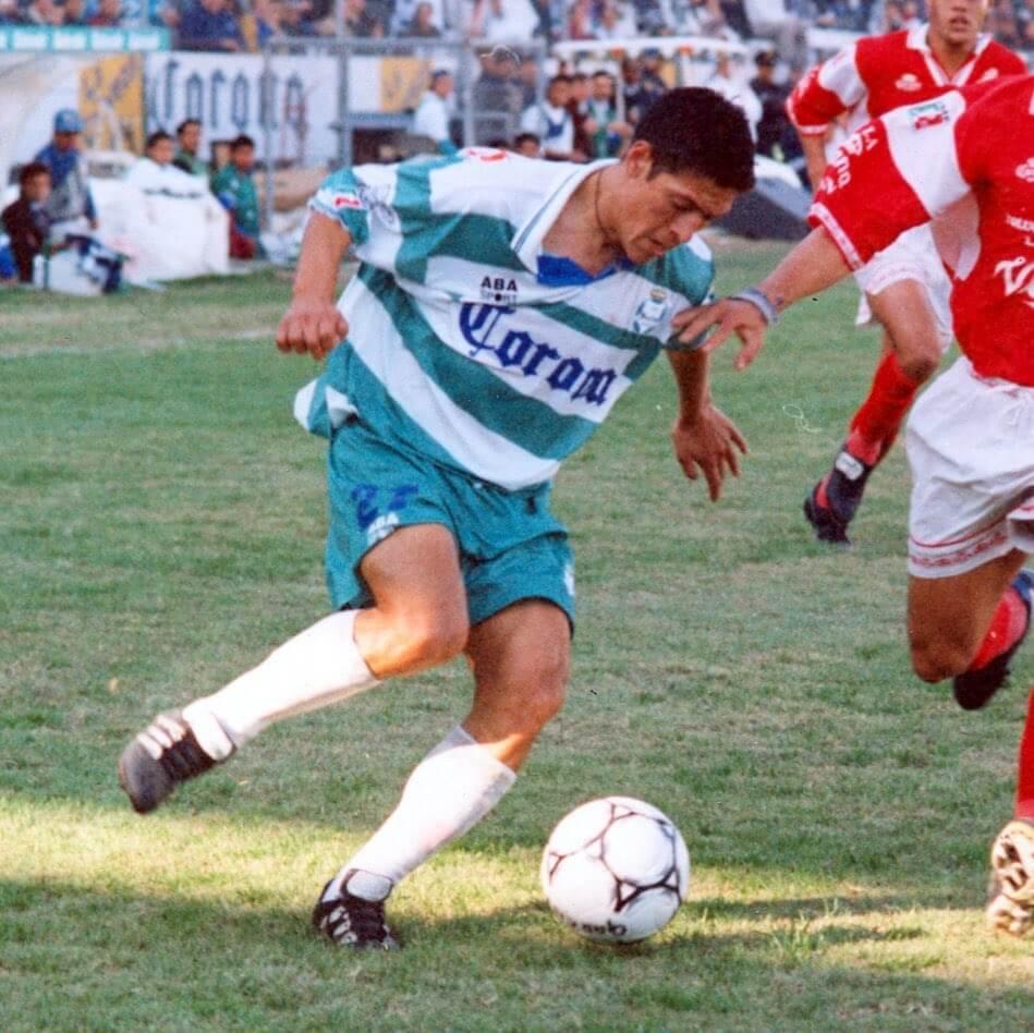 Khoảnh khắc HLV Roberto Donadoni ăn mừng cùng cầu thủ Parma sau một chiến thắng quan trọng, đánh dấu giai đoạn thành công đáng nhớ.