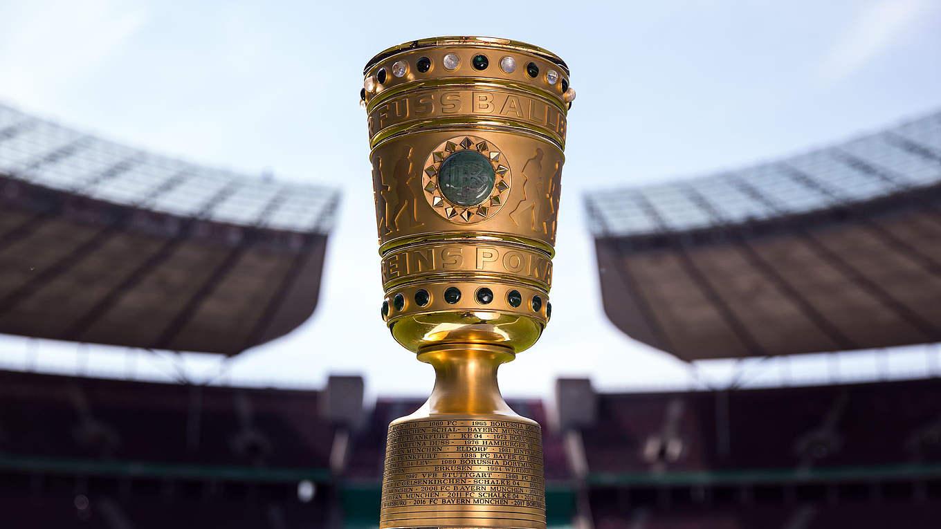 Hamburger SV ăn mừng chức vô địch Cúp C1 châu Âu năm 1983, đỉnh cao của một trong những đội bóng vĩ đại lịch sử Bundesliga.