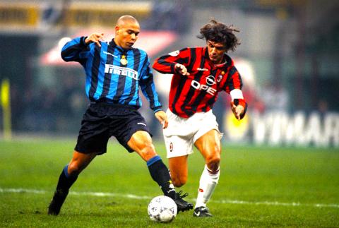 Huyền thoại phòng ngự Franco Baresi và Paolo Maldini chỉ huy hàng thủ chắc chắn của đội tuyển Italia thập niên 80-90