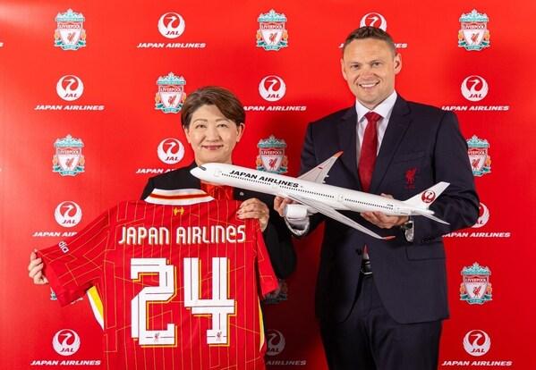 Cổ động viên toàn cầu tương tác với thương hiệu Premier League qua mạng xã hội và sự kiện