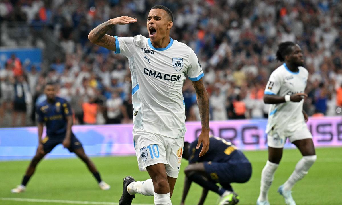 Derby Rhône-Alpes: Cuộc Đối Đầu Nảy Lửa Giữa Lyon và Saint-Étienne