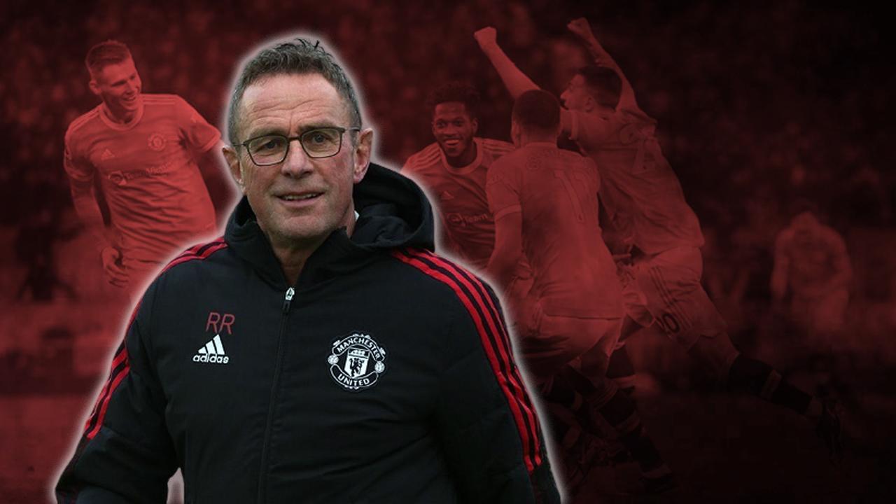 Ralf Rangnick ăn mừng cùng cầu thủ Hoffenheim sau chiến tích thăng hạng Bundesliga lịch sử thể hiện ảnh hưởng chiến thuật