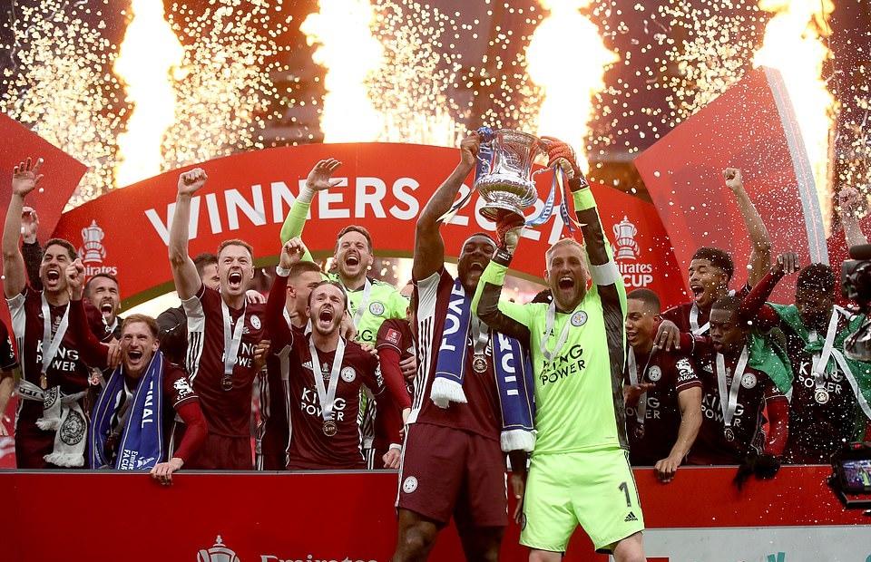 Antonio Rudiger ăn mừng bàn thắng mở tỷ số trong trận đấu quyết định top 4 Premier League giữa Chelsea và Leicester City (2021) tại Stamford Bridge