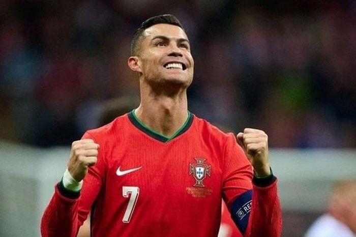 Các ngôi sao đội tuyển Anh như Saka, Foden, Kane ăn mừng bàn thắng trong màu áo câu lạc bộ tại Premier League mùa giải 2023-2024
