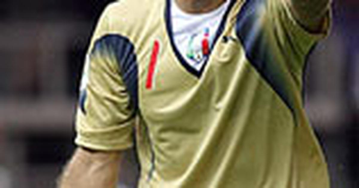 Thủ môn huyền thoại Gianluigi Buffon, cầu thủ Italia xuất sắc của Juventus trong lịch sử Serie A.
