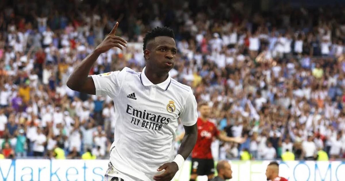 Ngôi sao Vinícius Júnior khẳng định lòng trung thành với Real Madrid, từ chối sự quan tâm từ PSG