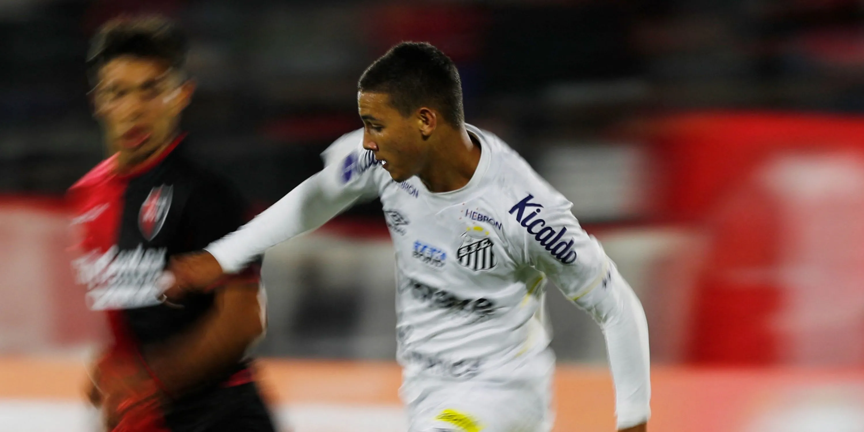 Deivid Washington trong màu áo Santos tại giải VĐQG Brazil