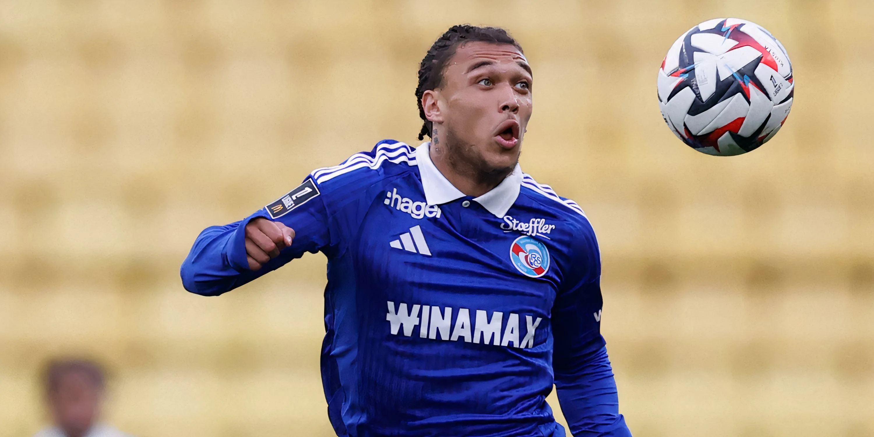Diego Moreira trong màu áo Strasbourg, được cho mượn từ Chelsea