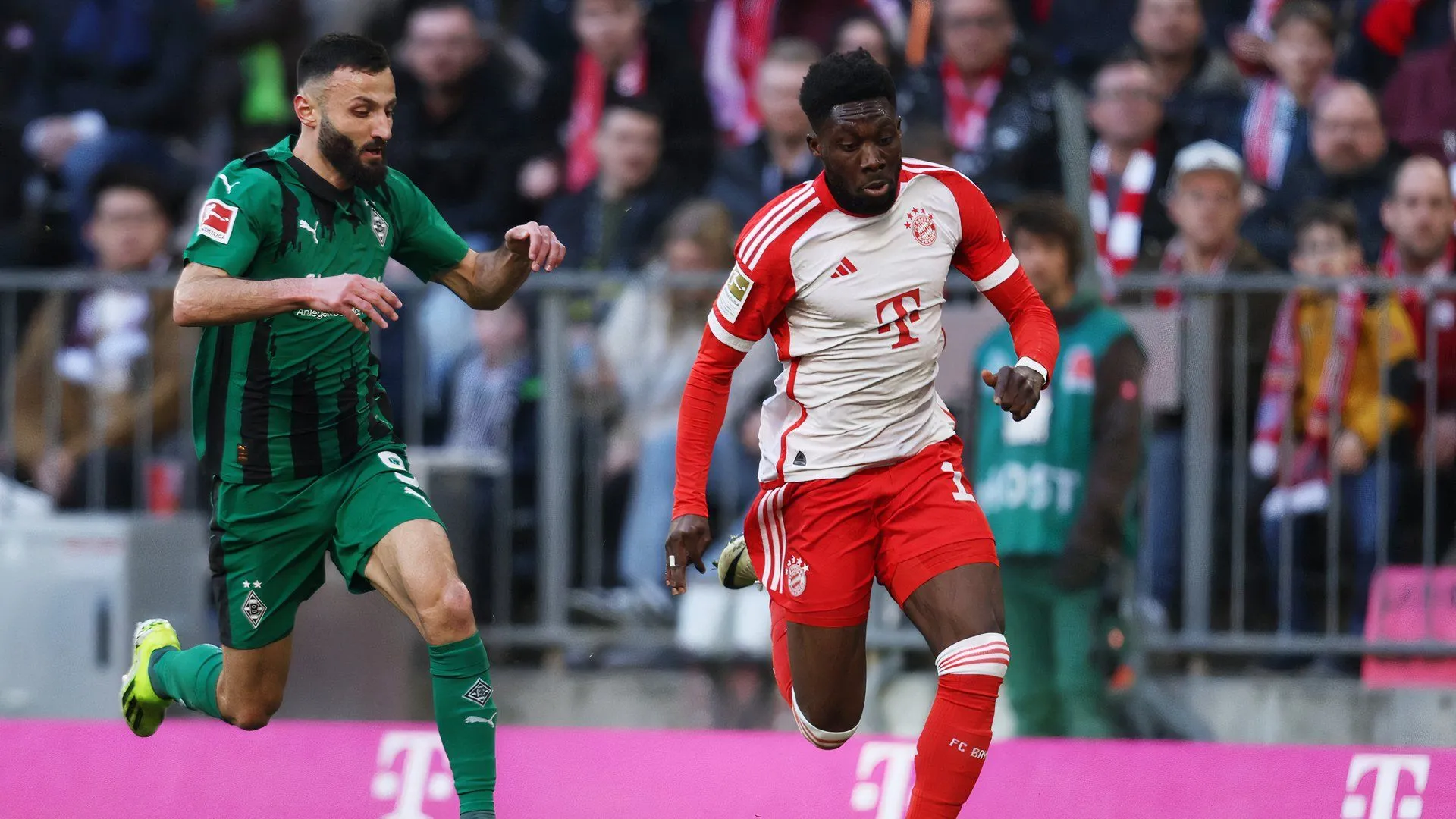 Franck Honorat trong màu áo Borussia Mönchengladbach, mục tiêu chuyển nhượng của Leeds United