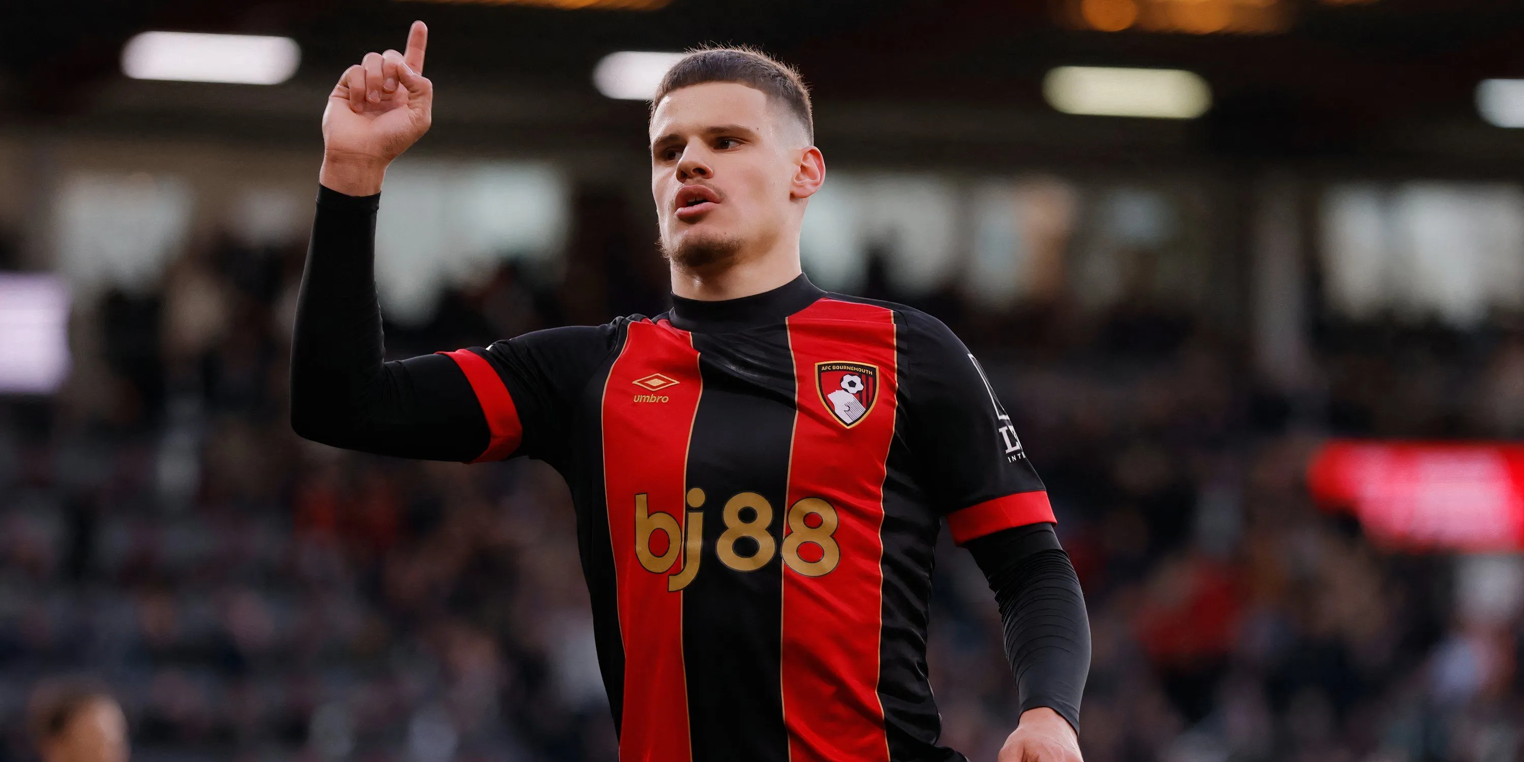 Hậu vệ Milos Kerkez của Bournemouth thể hiện tiềm năng lớn