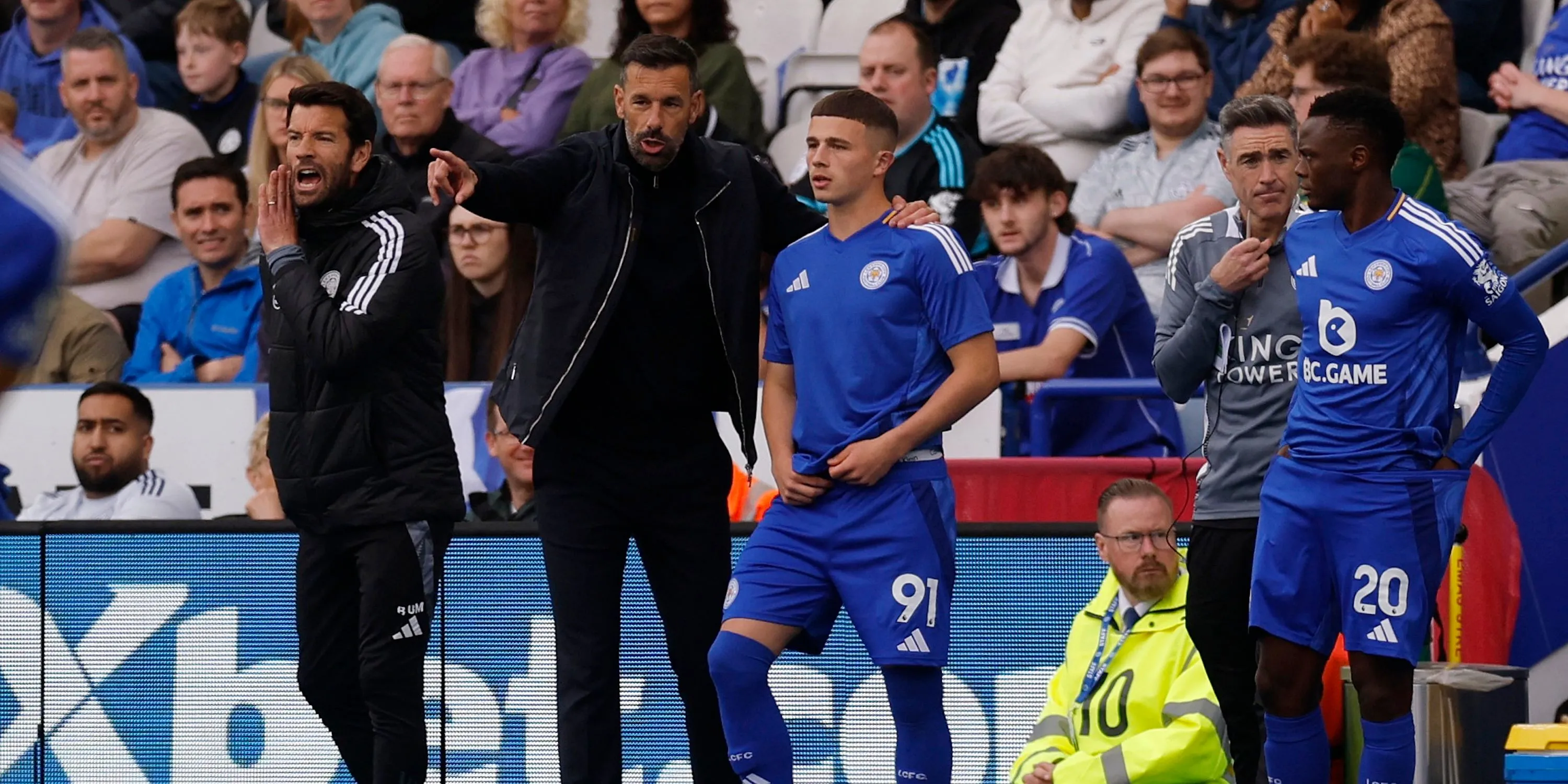 Everton cạnh tranh giành chữ ký Omari Hutchinson từ Ipswich