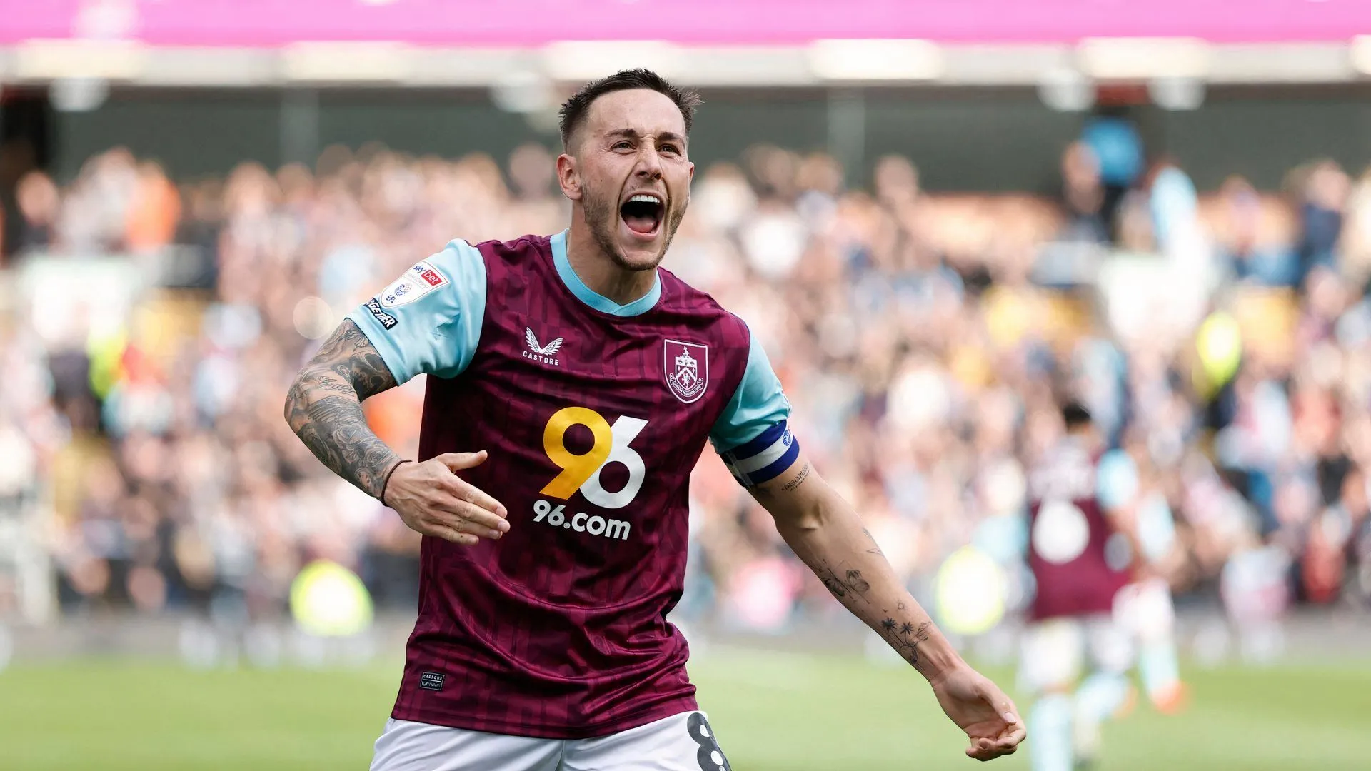 Josh Brownhill thi đấu ấn tượng trong màu áo Burnley mùa giải 2024-2025