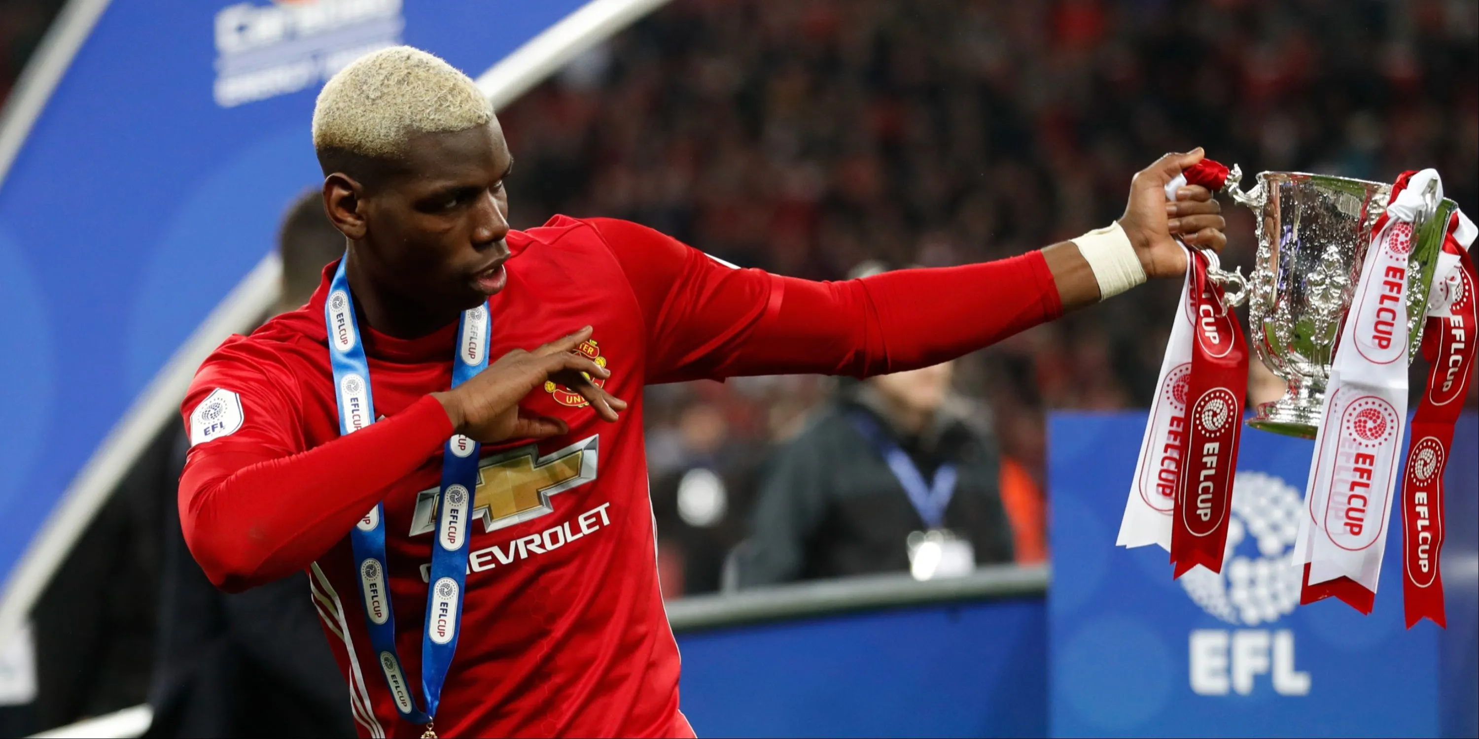 Paul Pogba ăn mừng trong màu áo Manchester United