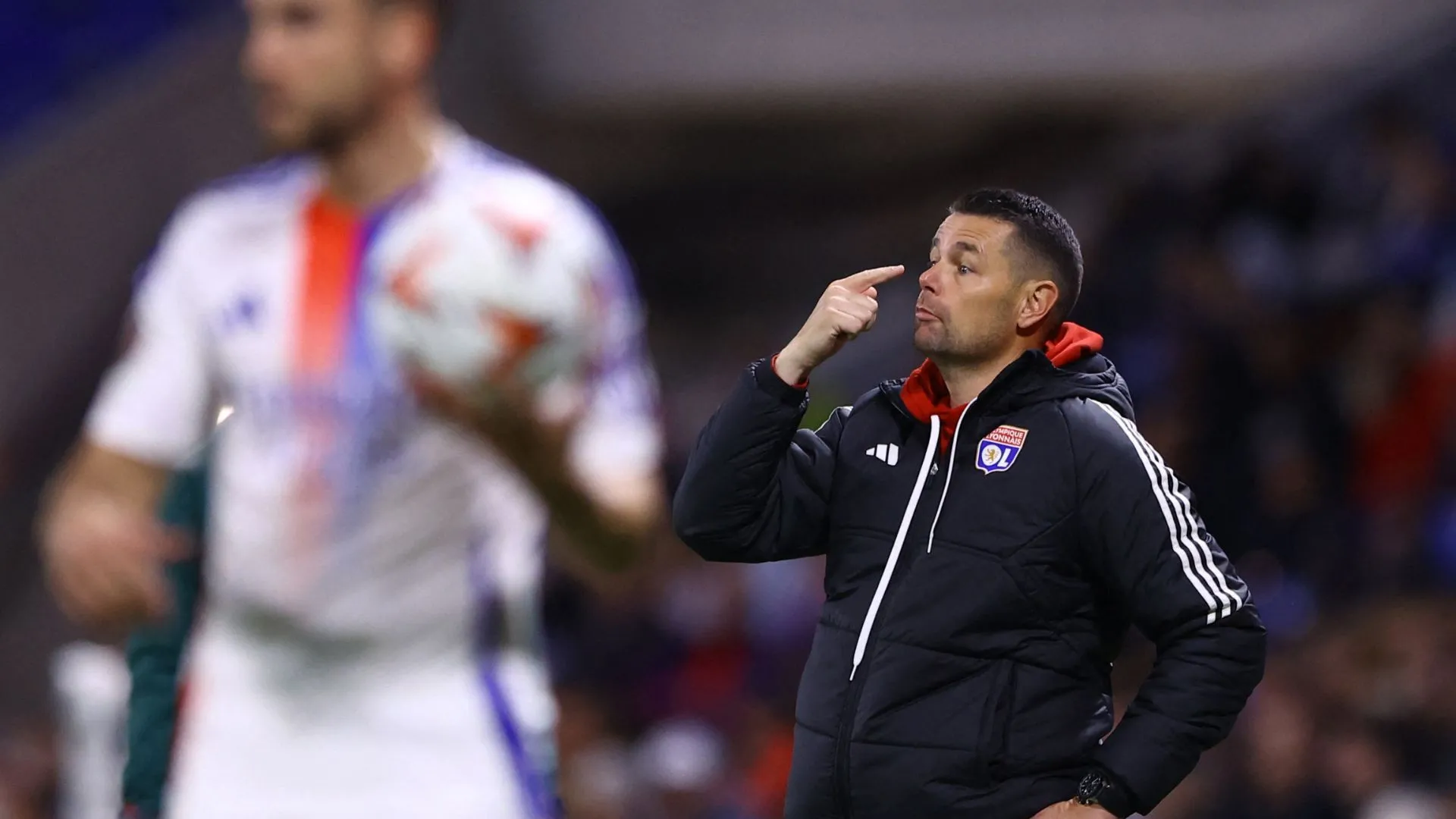 Pierre Sage, cựu HLV Lyon, ứng cử viên sáng giá cho ghế HLV trưởng QPR