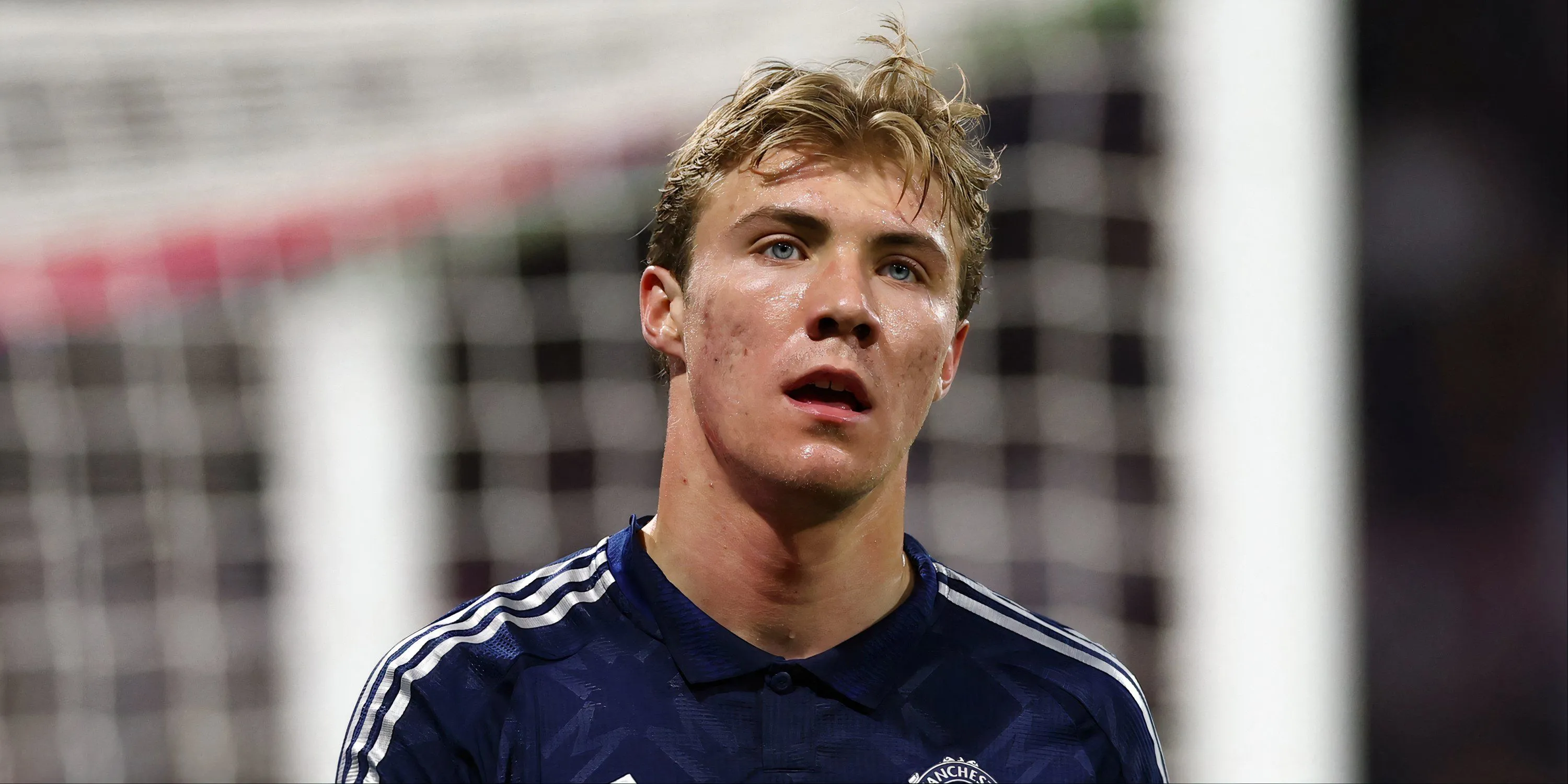 Rasmus Hojlund trong màu áo Man Utd đối đầu Lyon, tương lai tại Old Trafford bị đặt dấu hỏi