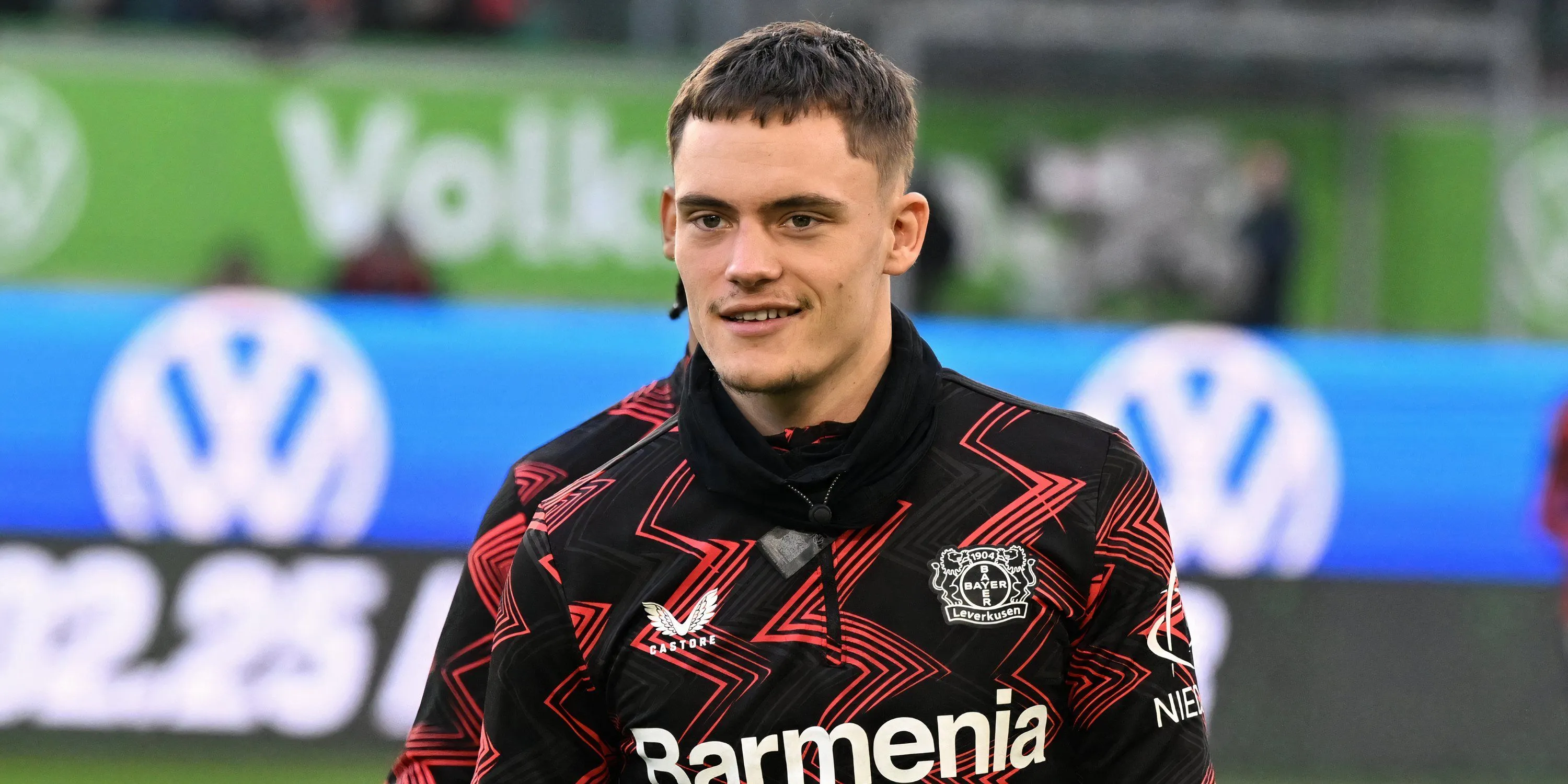 Tiền vệ Florian Wirtz trong buổi khởi động cùng Bayer Leverkusen giữa tin đồn chuyển nhượng đến Liverpool, Man City, Bayern