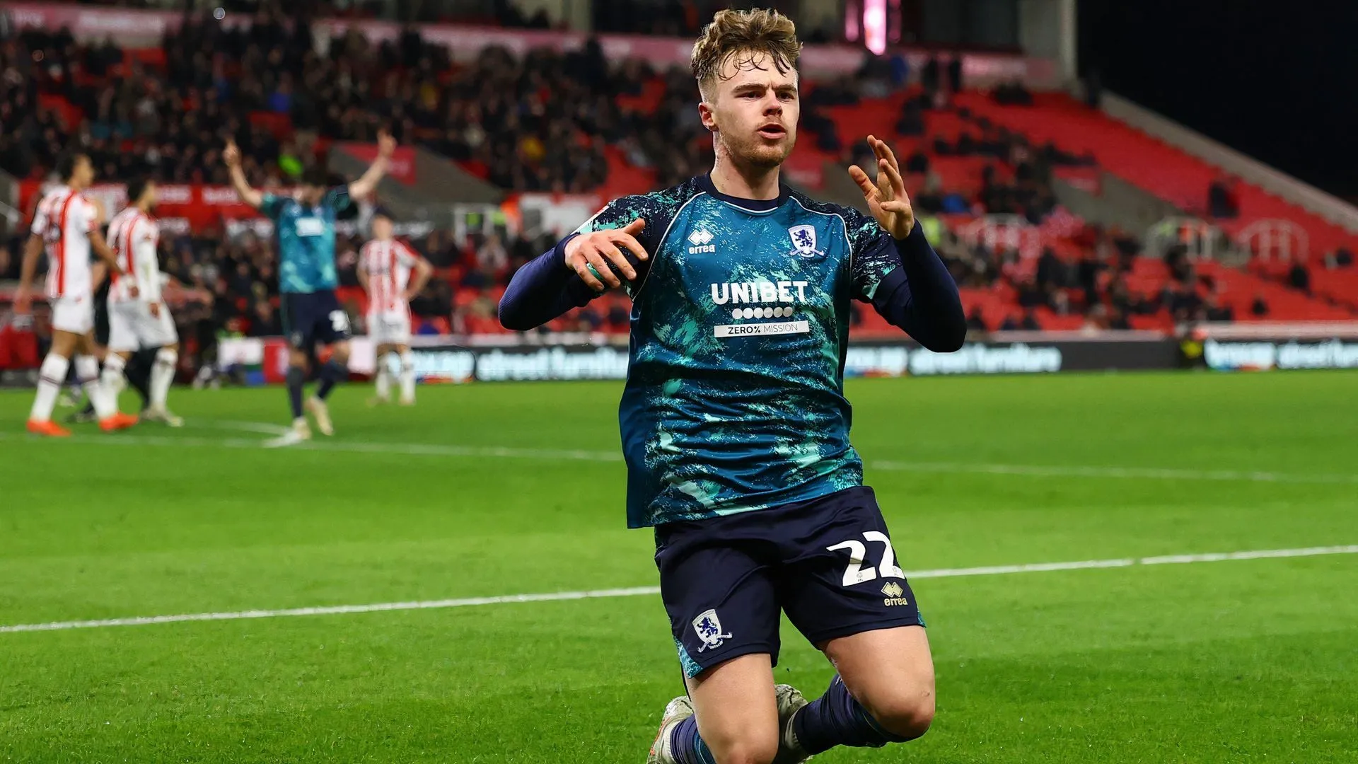 Klich “vinh danh” Ampadu là Cầu thủ hay nhất lễ ăn mừng của Leeds