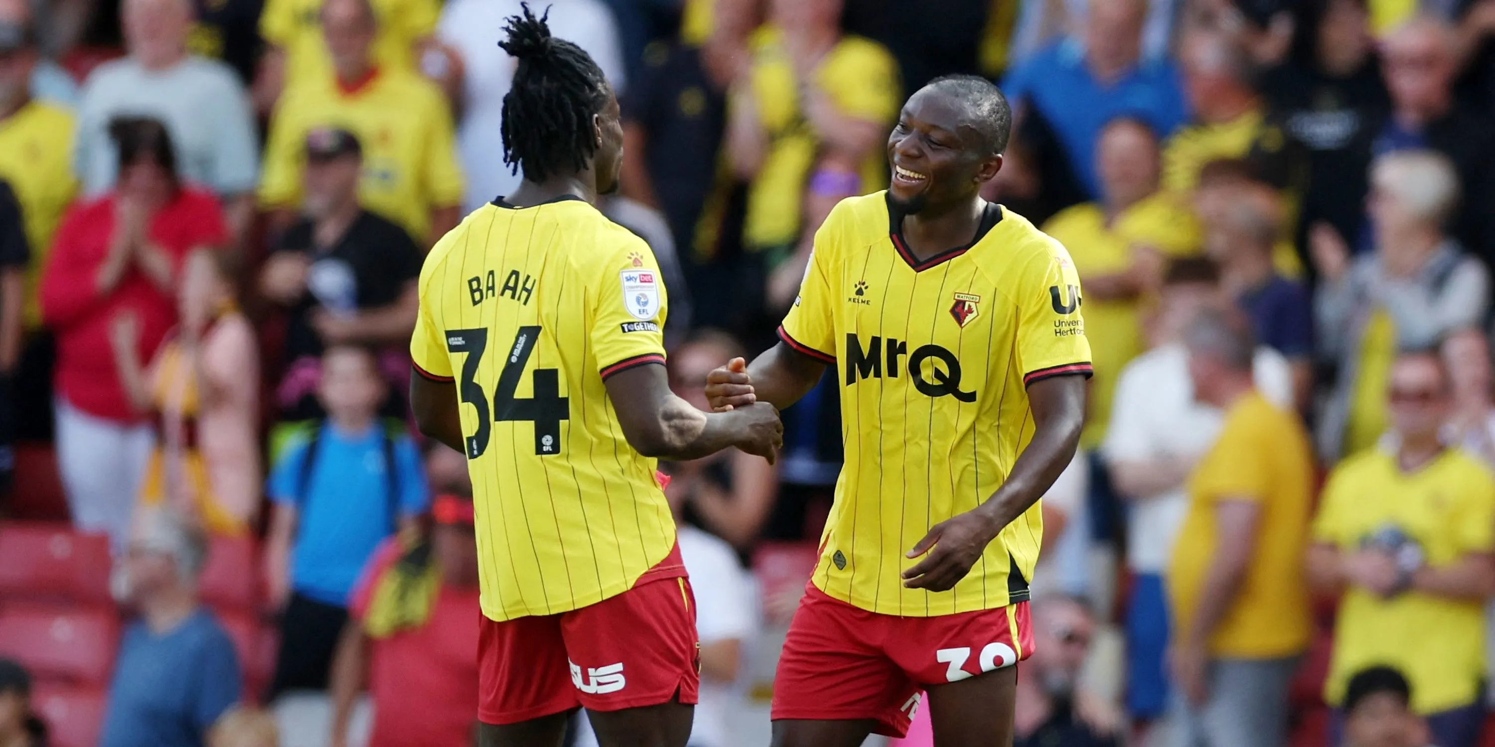 Kwadwo Baah ăn mừng cùng đồng đội trong màu áo Watford