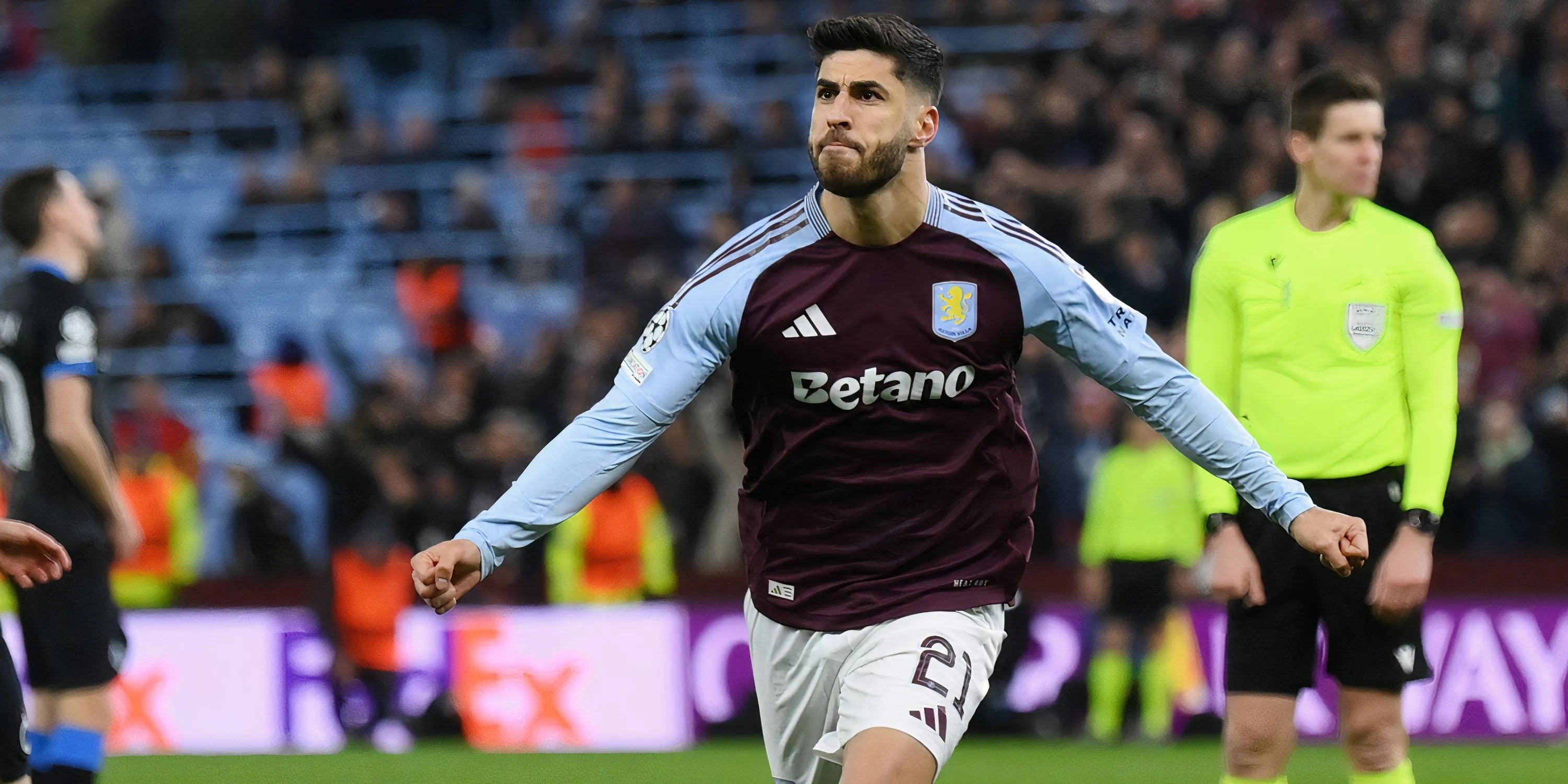 Marco Asensio trong màu áo Aston Villa trên sân tập, thể hiện sự hòa nhập và sẵn sàng gắn bó lâu dài