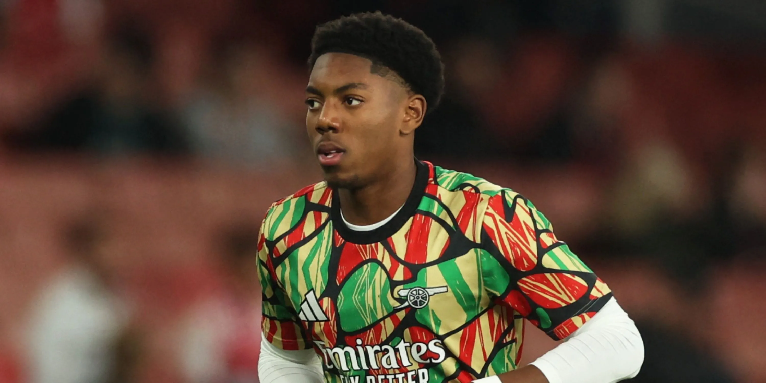 Tài năng trẻ Myles Lewis-Skelly trong màu áo Arsenal.