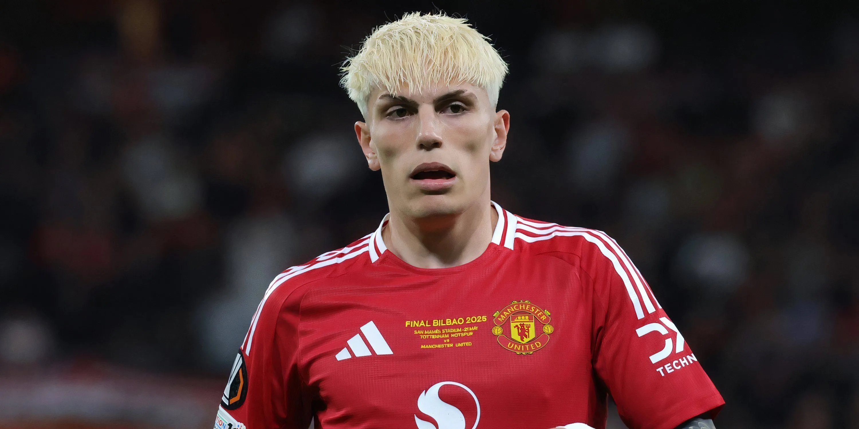 Giọng Nói ‘Anh Hóa’ Của Rasmus Hojlund Gây Sốc Cộng Đồng Fan MU