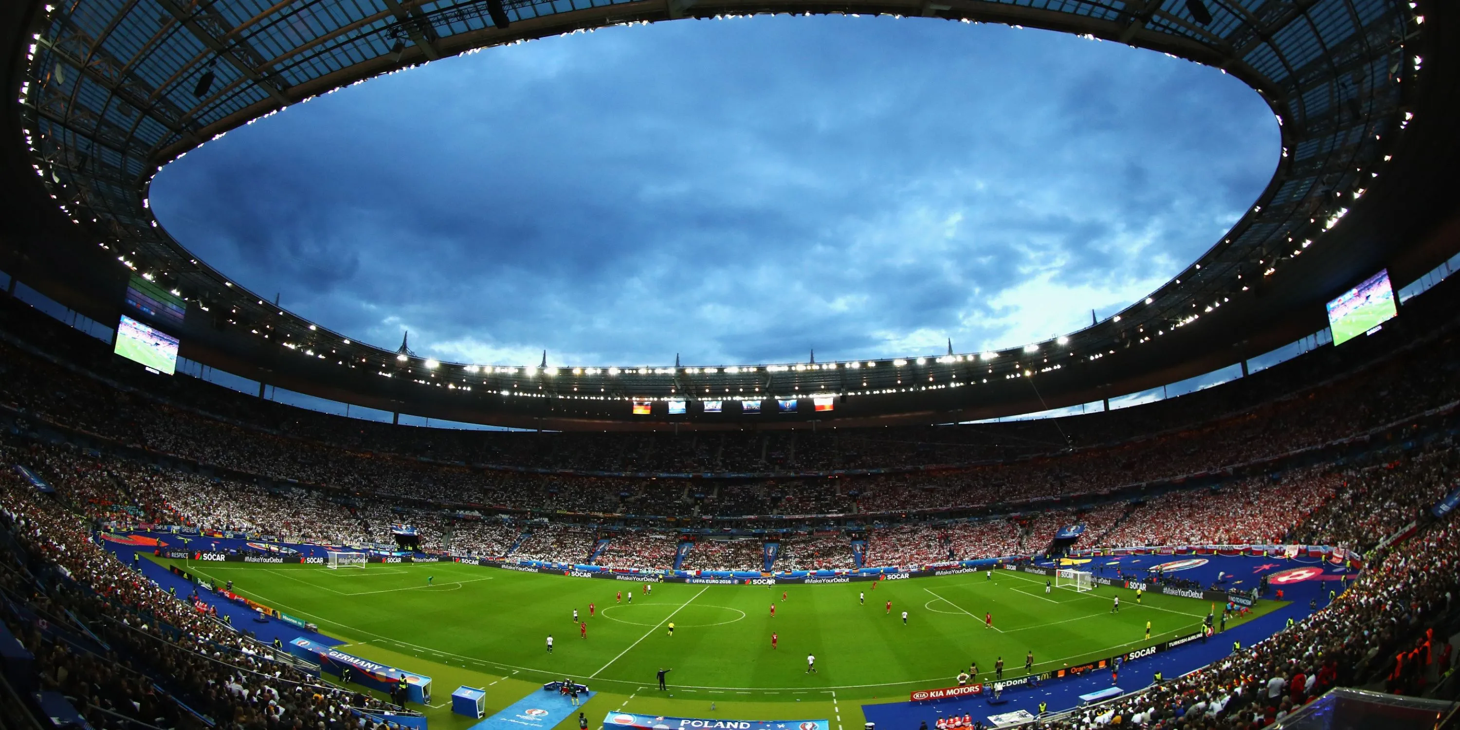 Toàn cảnh bên trong sân vận động Stade de France ở Saint-Denis, Pháp, trong một sự kiện thể thao lớn.