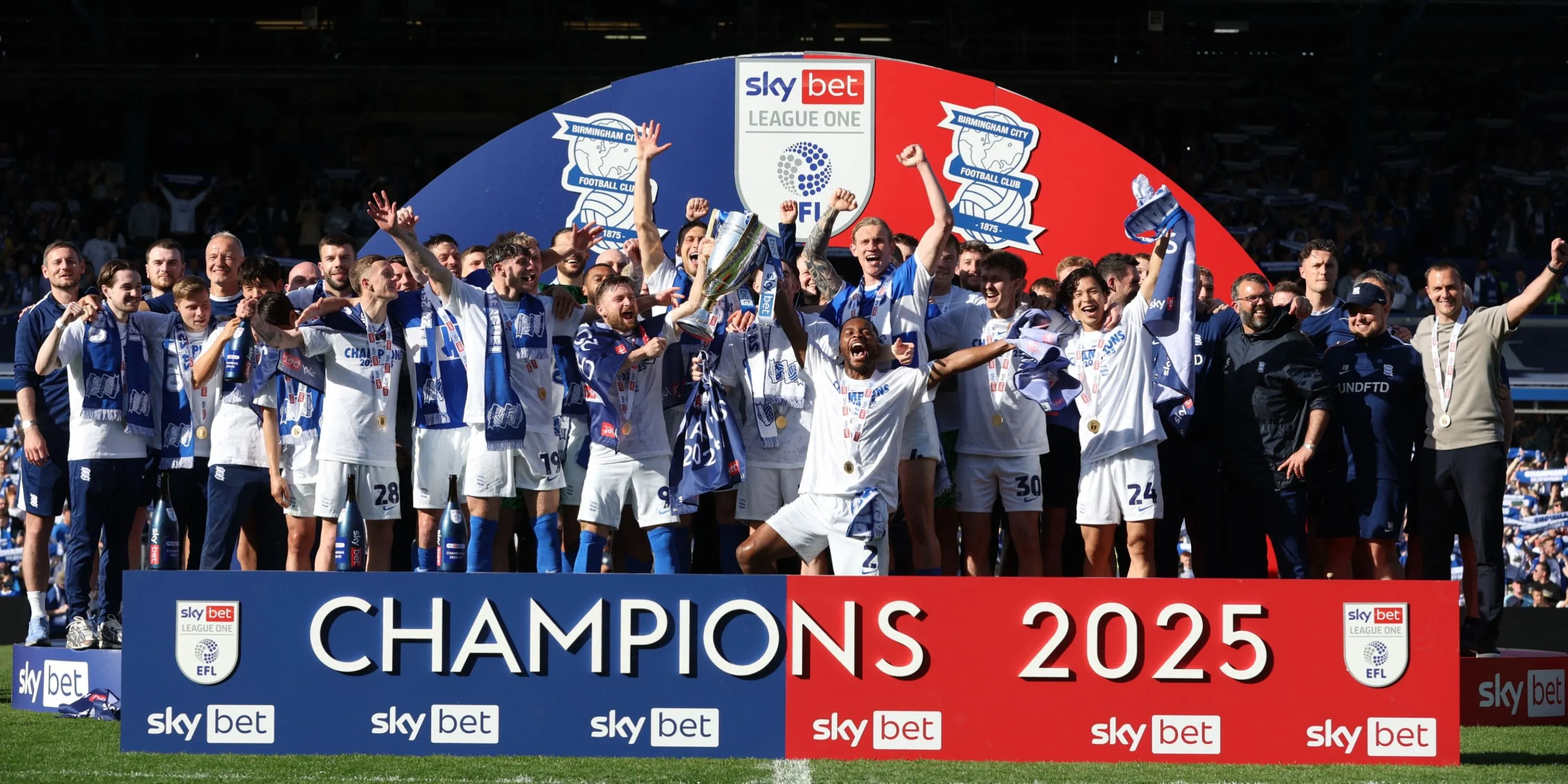 Leeds United Ráo Riết Săn Đuổi Gabriel Sara: Bản Hợp Đồng £35 Triệu Quyết Định Tương Lai Premier League?