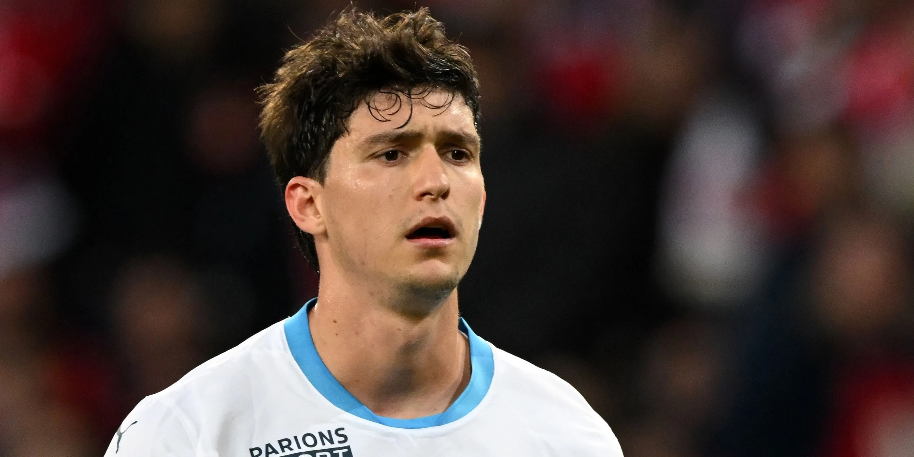 Trung vệ Leonardo Balerdi của Marseille trong một trận đấu