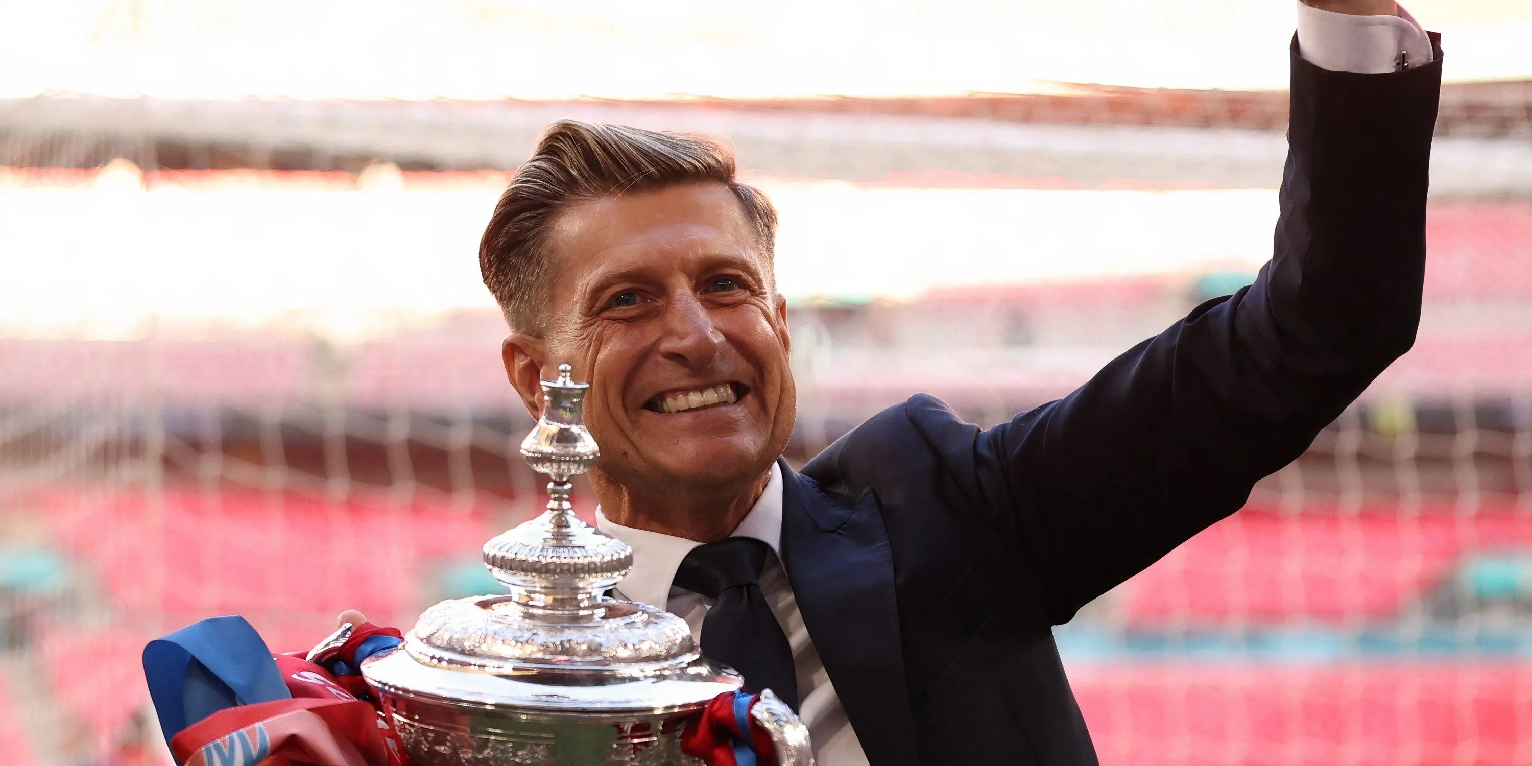 Chủ tịch Steve Parish phát biểu về tương lai Oliver Glasner tại Crystal Palace