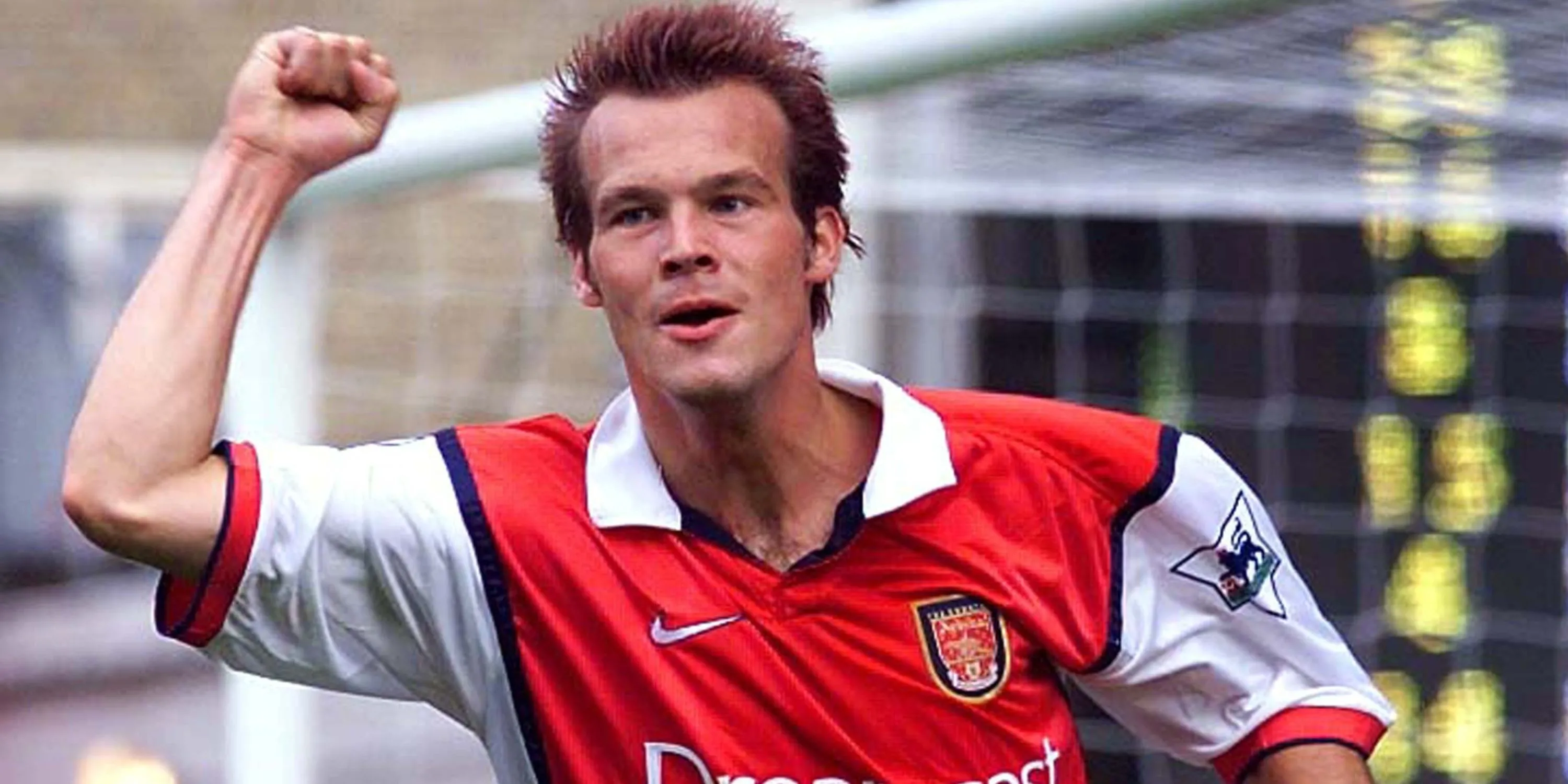 Freddie Ljungberg thời khoác áo Arsenal, biểu tượng số 8 của thập niên 2000