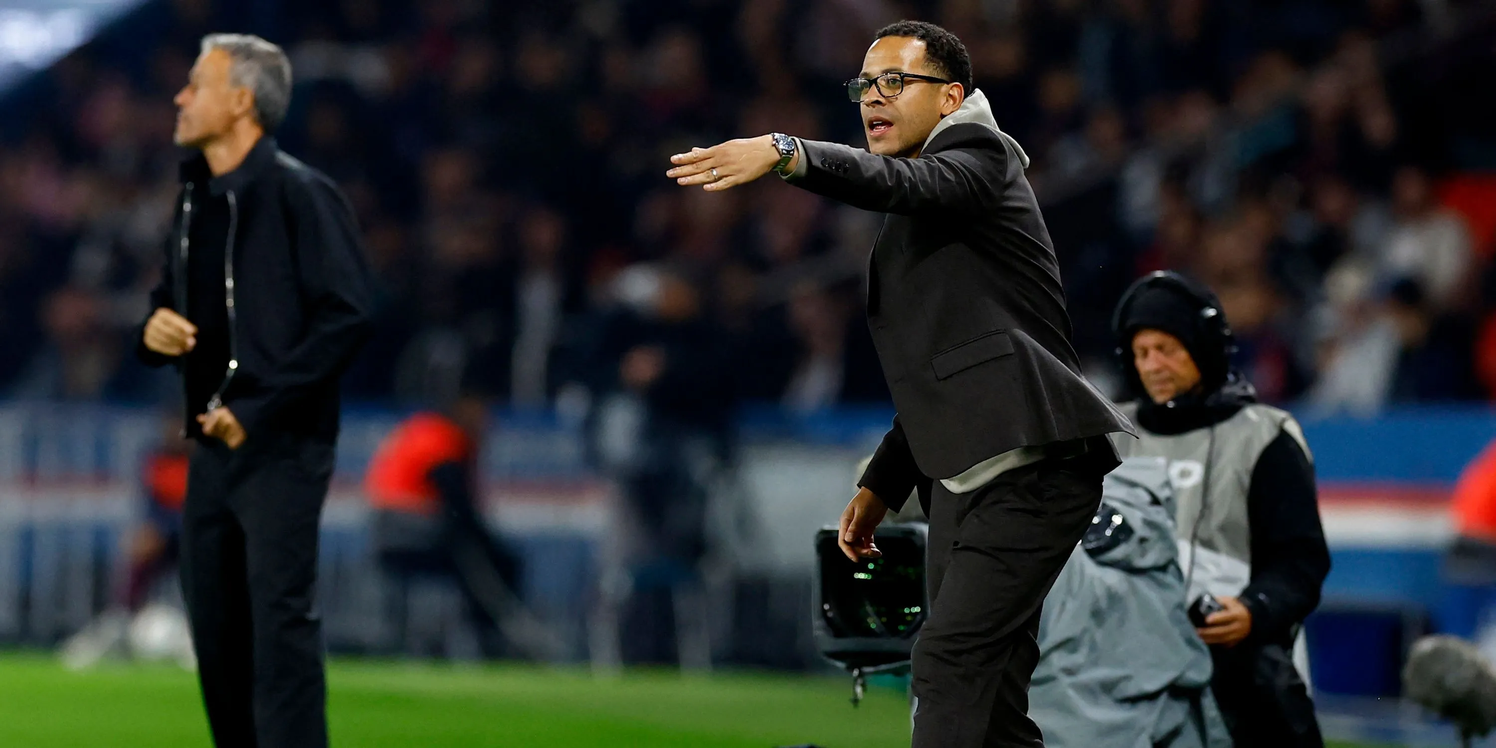 Liam Rosenior đang chỉ đạo trận đấu tại Strasbourg, ứng viên thay thế Farke