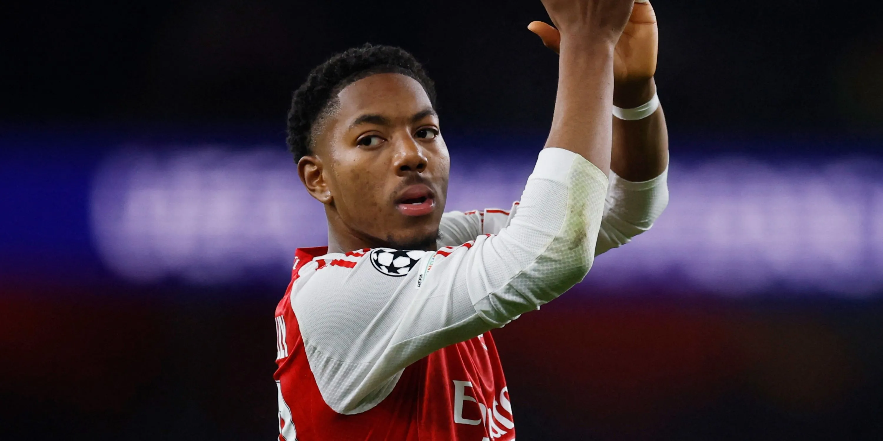 Myles Lewis-Skelly tiềm năng đá tiền vệ trung tâm cho Arsenal trong tương lai