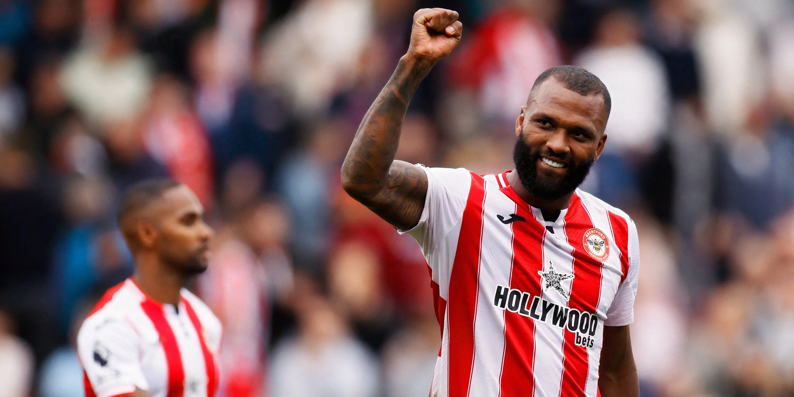 Thiago trong tình huống tranh chấp, minh họa phong cách chơi mạnh mẽ