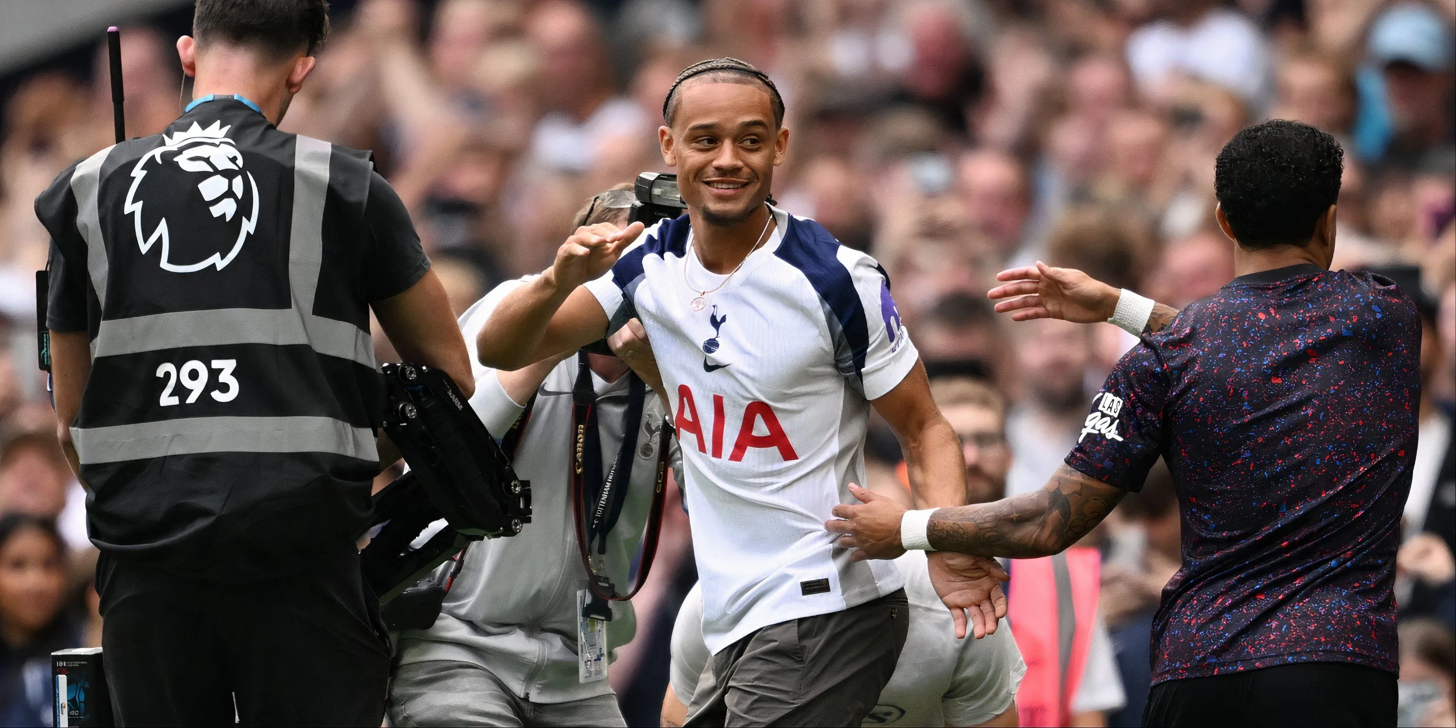 Xavi Simons rê bóng và chịu chỉ trích sau những khởi đầu chậm ở Tottenham