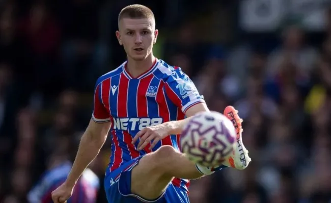 Adam Wharton có chứng tỏ bản thân trước Man Utd?